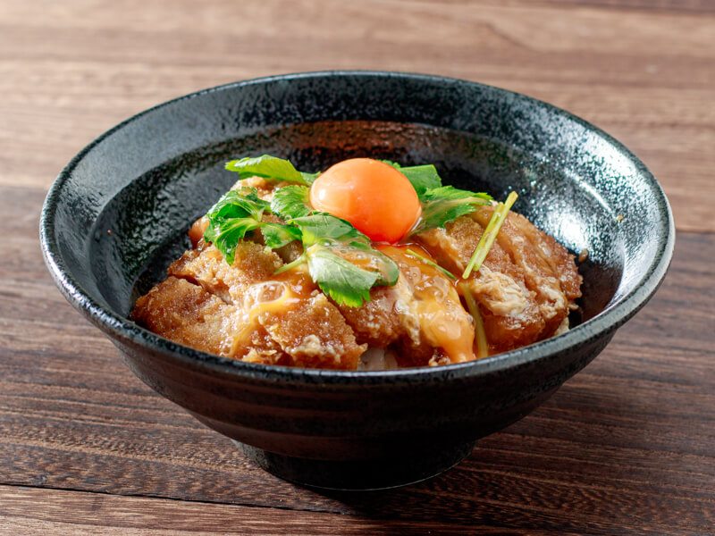 つまんでご卵と宮崎産ハーブ豚のカツ丼